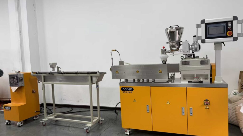 实验室双螺杆挤出机